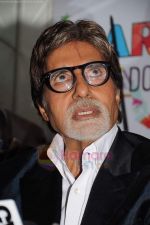 Amitabh Bachchan promotes Aarakshan on the sets of X Factor India in Filmcity, Mumbai on 19th July 2011 (33).JPG